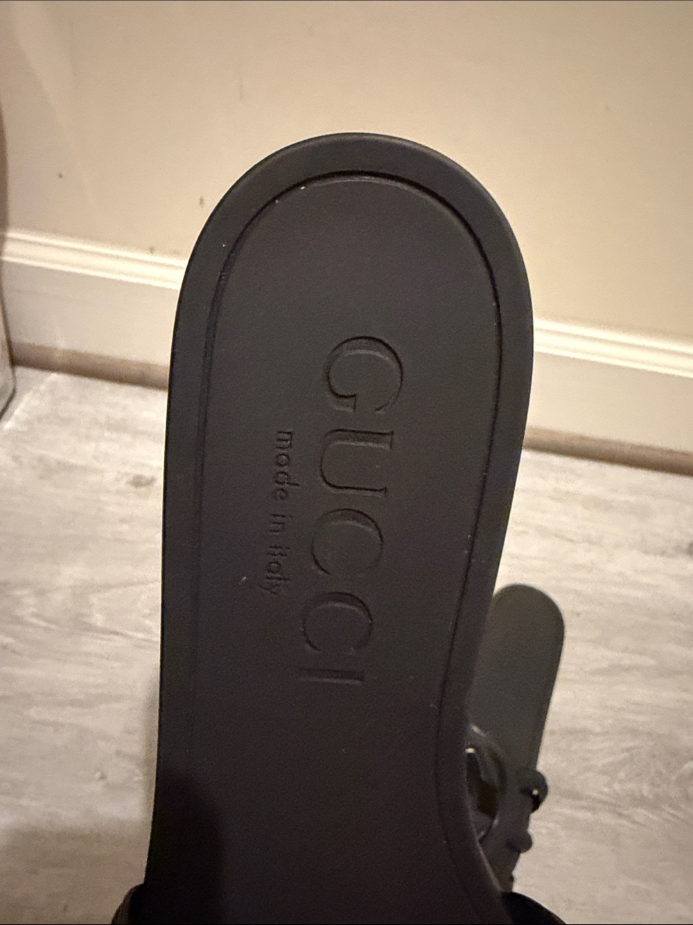 Gucci Black Interlocking GG Slide Sandals - Picture 2 of 5
